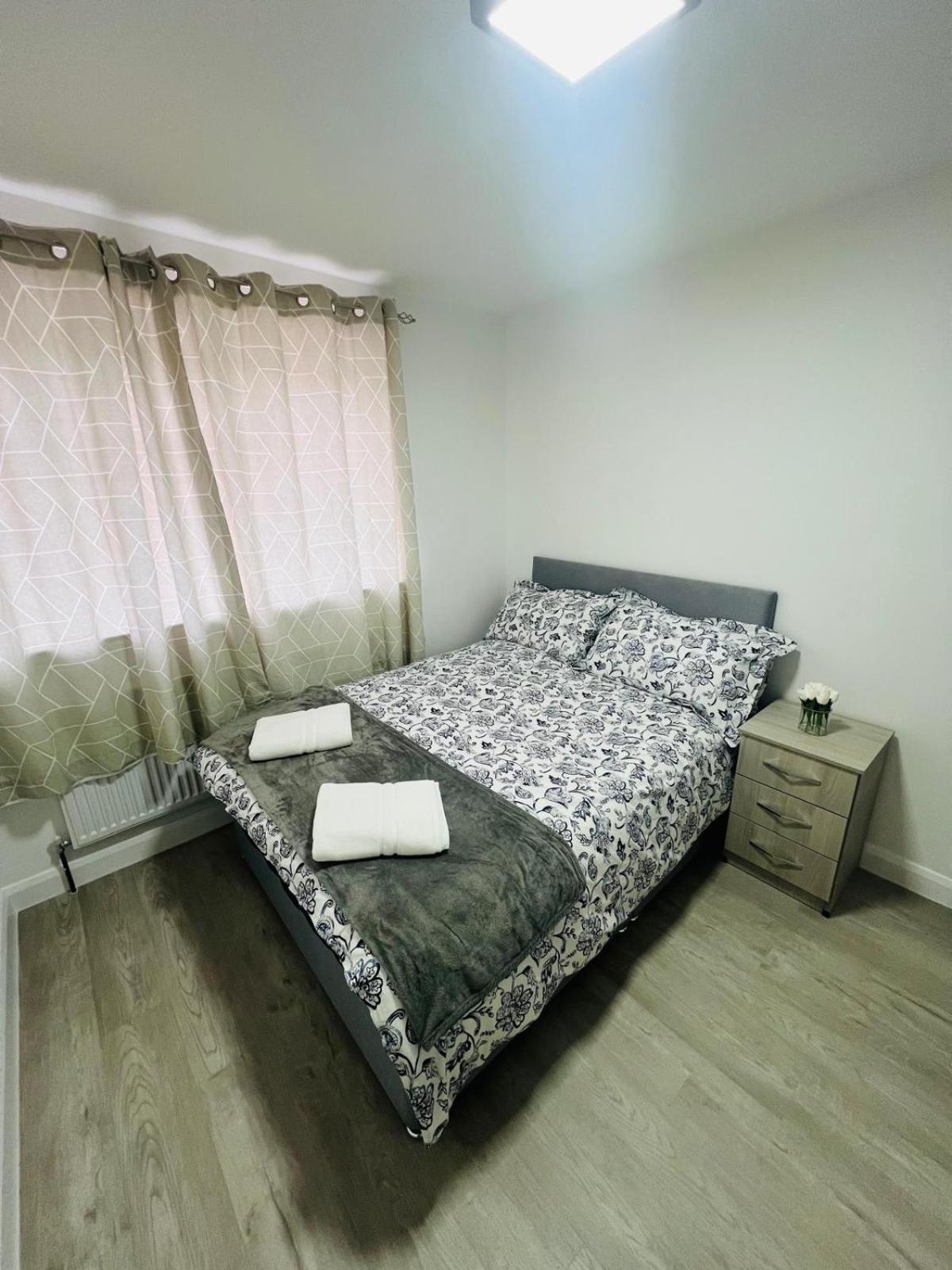 Homestay 93 New Road Harmondsworth
